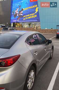 Седан Mazda 3 2016 в 