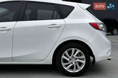 Хэтчбек Mazda 3 2012 в 