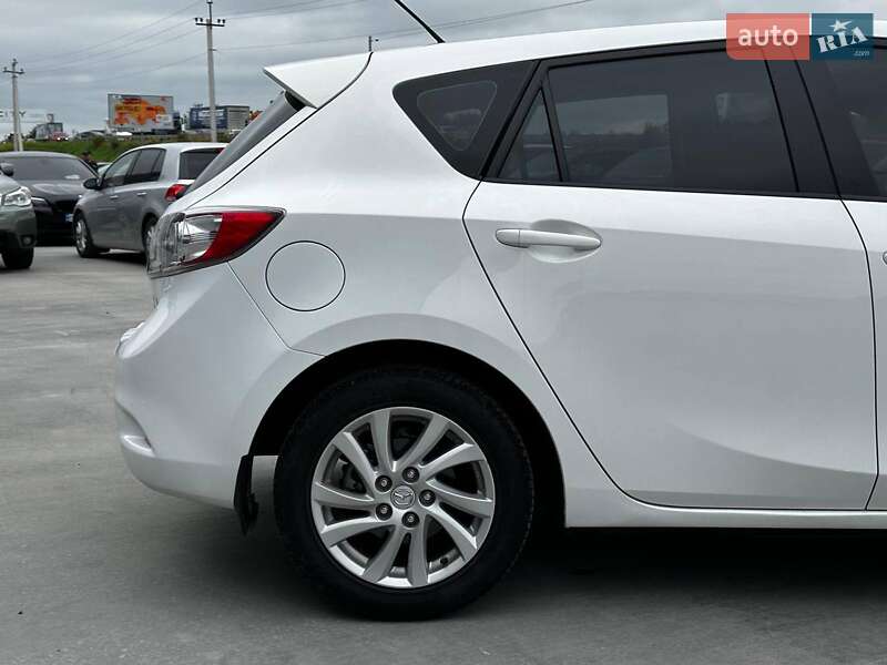 Хэтчбек Mazda 3 2012 в Львове