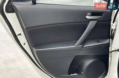 Хэтчбек Mazda 3 2012 в 