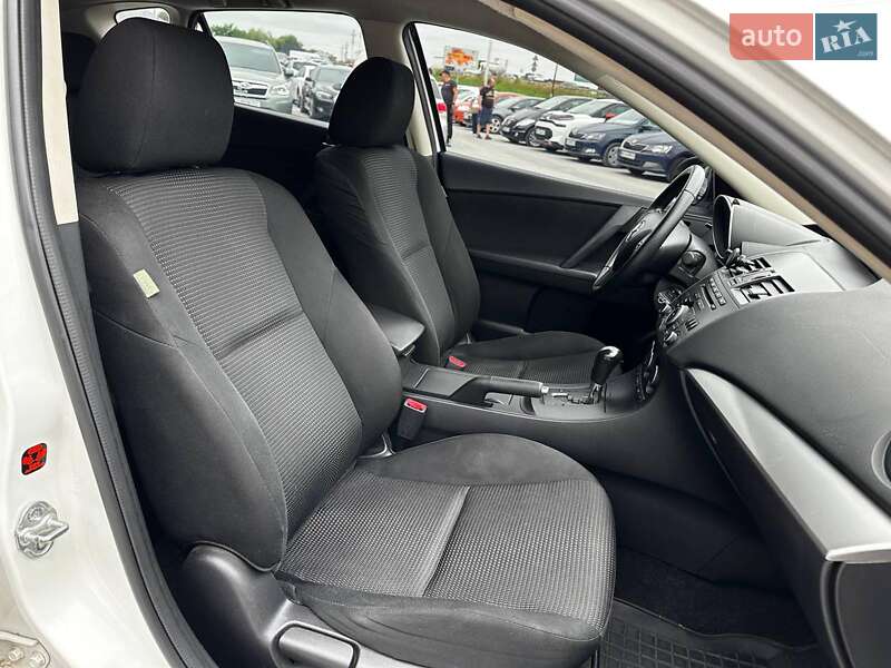 Хэтчбек Mazda 3 2012 в Львове