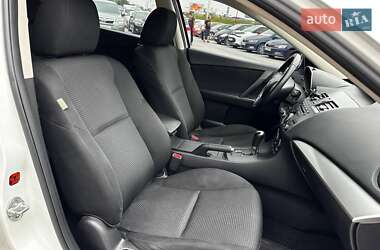 Хэтчбек Mazda 3 2012 в 