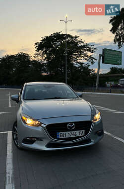 Седан Mazda 3 2017 в 