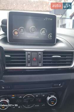 Седан Mazda 3 2016 в 