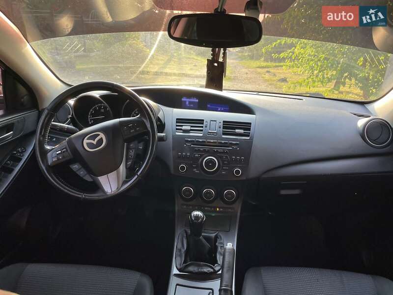 Седан Mazda 3 2012 в Хмельницком