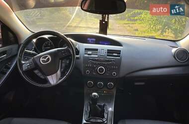 Седан Mazda 3 2012 в 