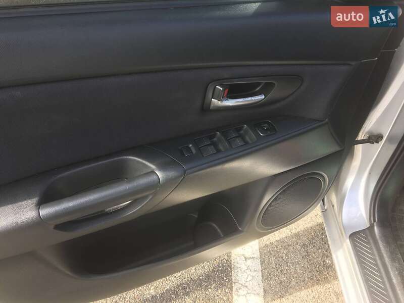 Хэтчбек Mazda 3 2006 в Киеве