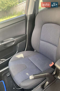 Седан Mazda 3 2006 в 