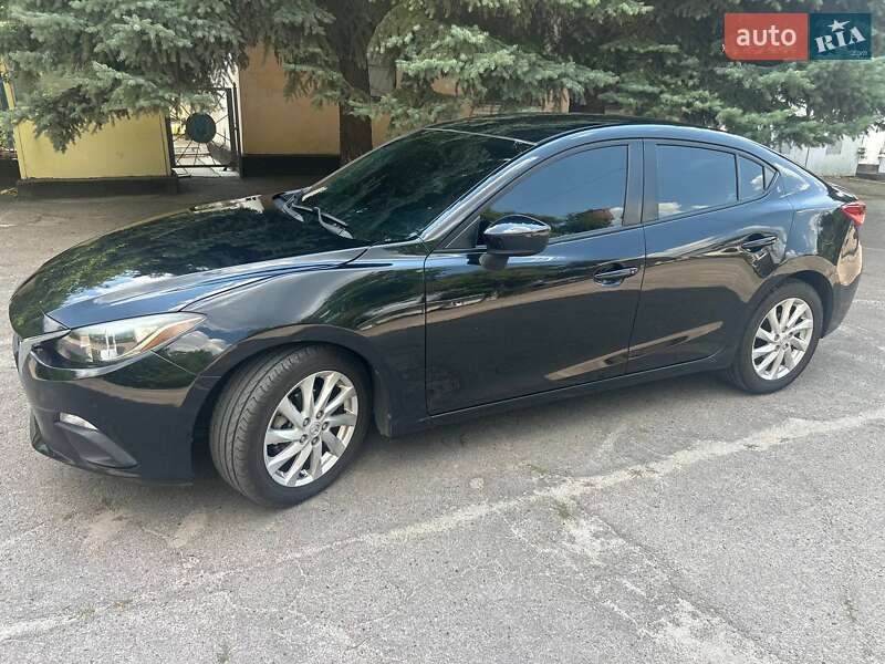 Седан Mazda 3 2015 в Желтых Водах