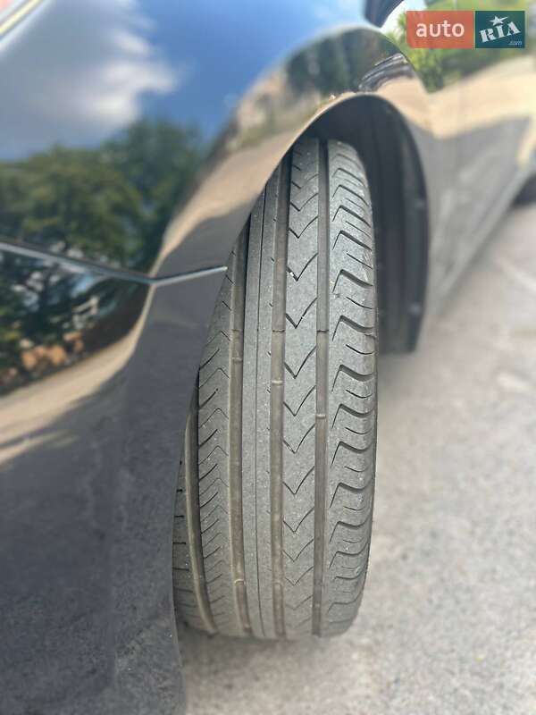 Седан Mazda 3 2015 в Желтых Водах