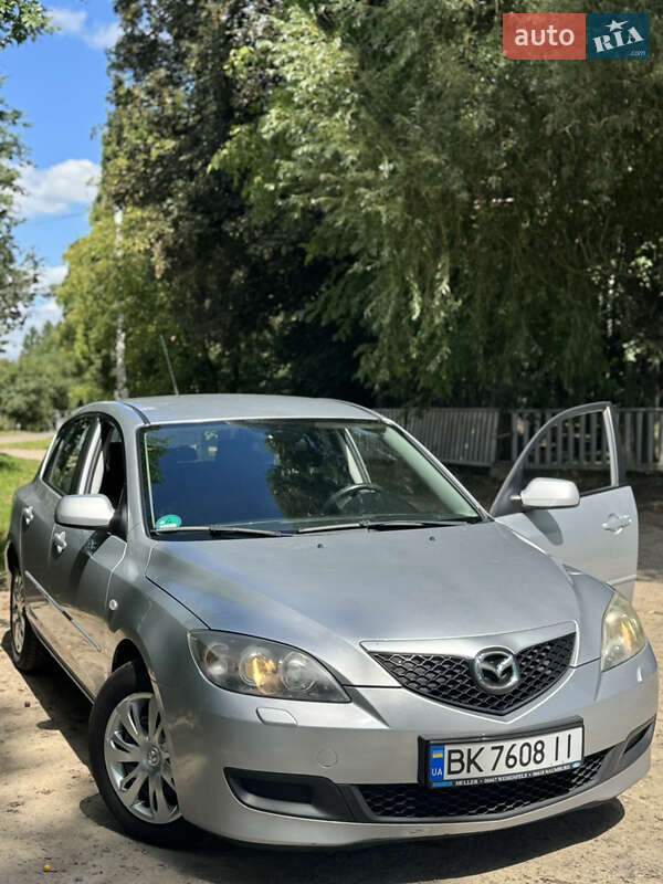 Хэтчбек Mazda 3 2006 в 