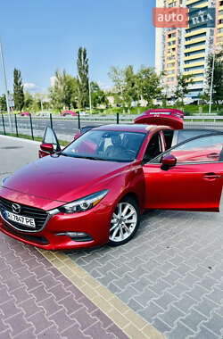 Седан Mazda 3 2016 в Киеве