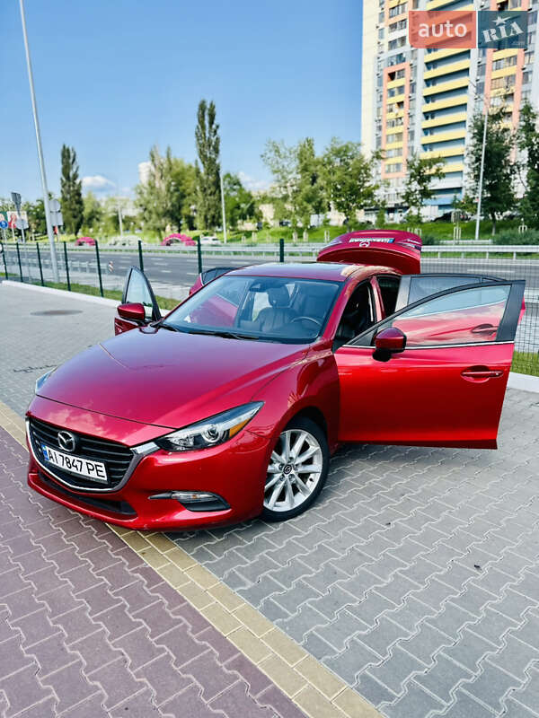 Седан Mazda 3 2016 в Киеве