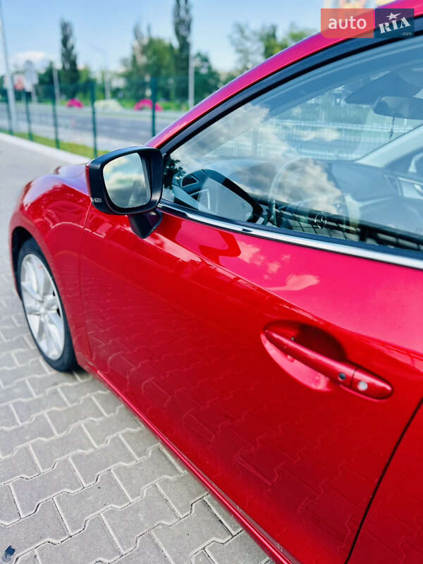 Седан Mazda 3 2016 в Киеве