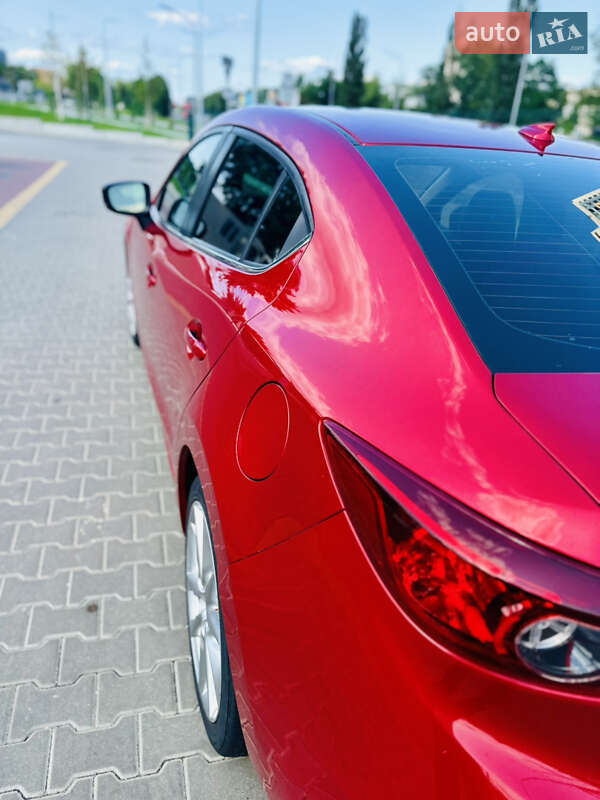 Седан Mazda 3 2016 в Киеве
