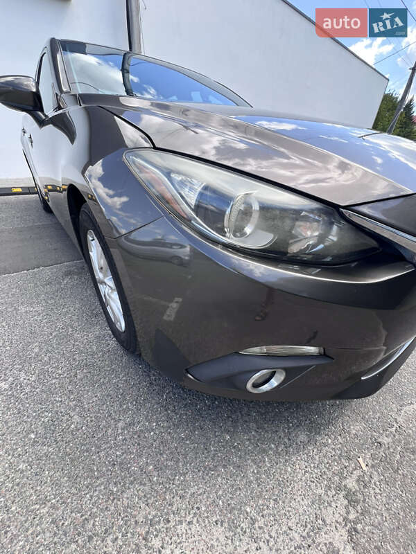 Седан Mazda 3 2015 в Киеве
