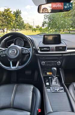Хэтчбек Mazda 3 2017 в 