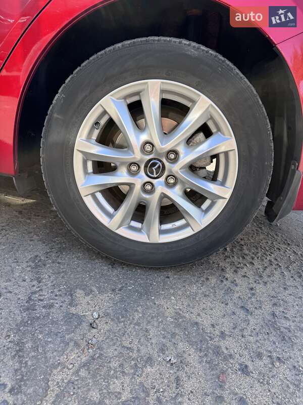 Седан Mazda 3 2015 в Южноукраинске