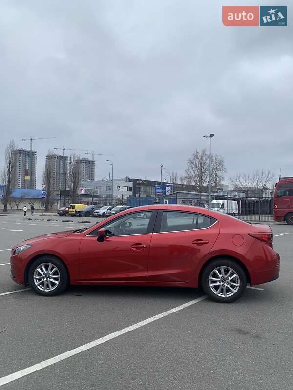 Седан Mazda 3 2015 в Киеве