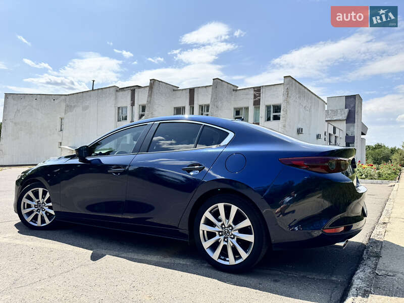 Седан Mazda 3 2019 в Южноукраинске