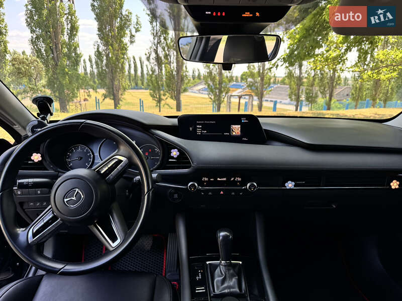Седан Mazda 3 2019 в Южноукраинске