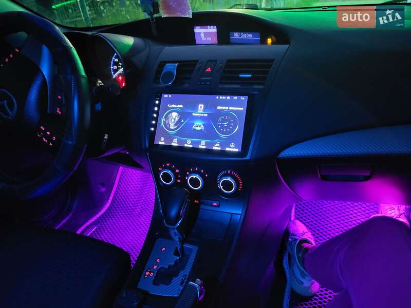 Седан Mazda 3 2012 в Коростене