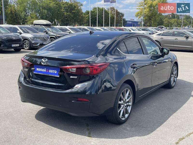 Седан Mazda 3 2018 в Днепре
