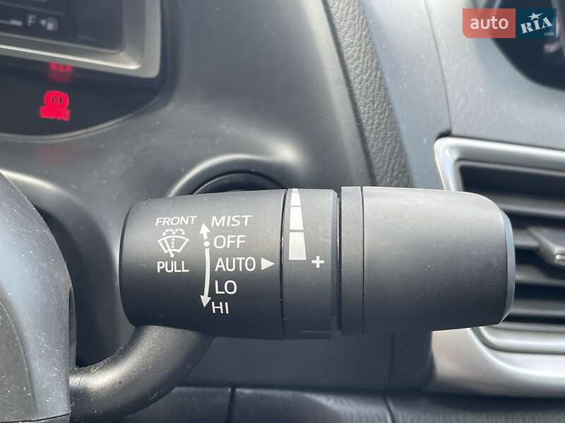 Седан Mazda 3 2018 в Днепре