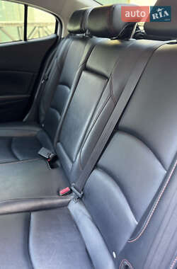 Седан Mazda 3 2015 в 