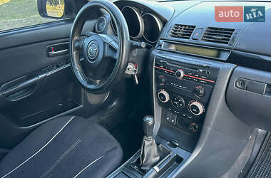 Седан Mazda 3 2005 в 