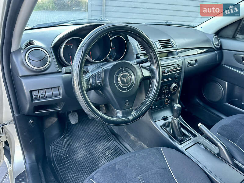 Седан Mazda 3 2005 в Кропивницком