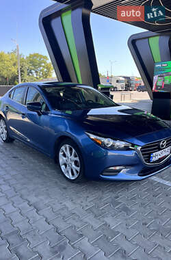 Седан Mazda 3 2018 в 