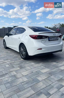 Седан Mazda 3 2014 в 