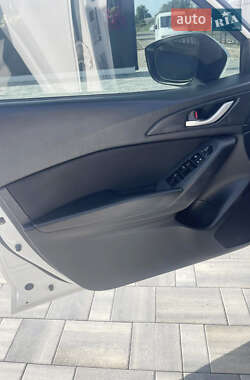 Седан Mazda 3 2014 в 