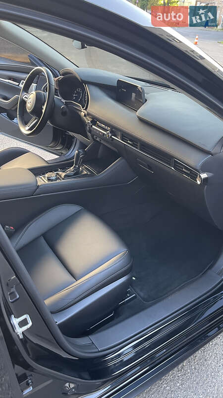 Седан Mazda 3 2019 в Киеве