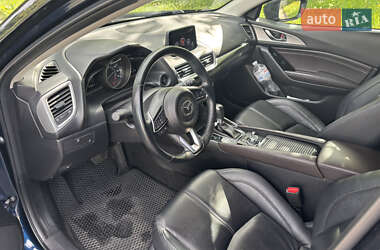 Хэтчбек Mazda 3 2017 в 