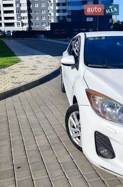 Хэтчбек Mazda 3 2012 в 
