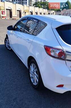 Хэтчбек Mazda 3 2012 в 