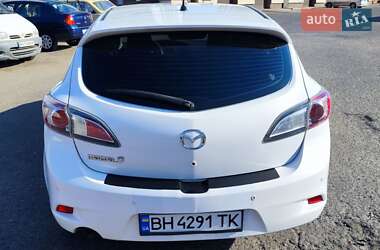 Хэтчбек Mazda 3 2012 в 