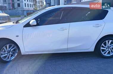 Хэтчбек Mazda 3 2012 в 