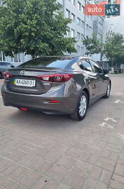 Седан Mazda 3 2013 в 