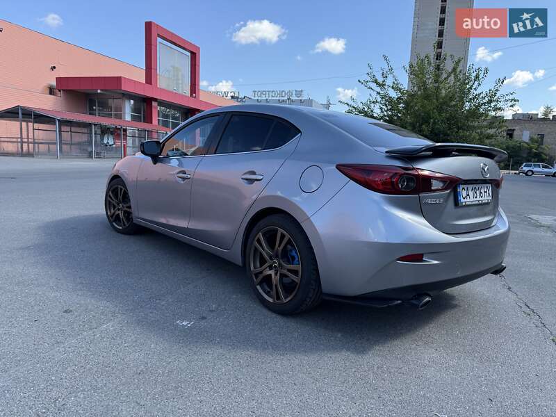 Седан Mazda 3 2015 в Софіївській Борщагівці