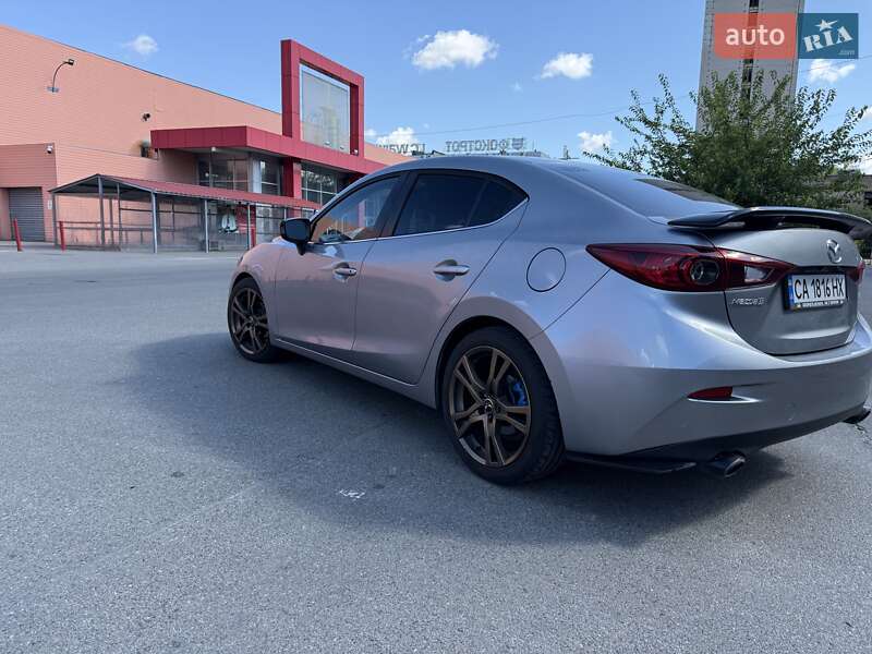 Седан Mazda 3 2015 в Софіївській Борщагівці