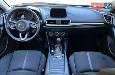 Седан Mazda 3 2017 в 