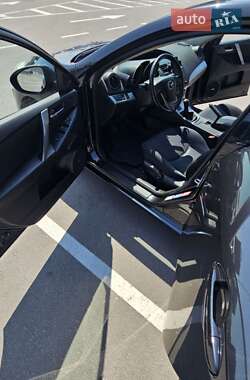 Хэтчбек Mazda 3 2010 в 