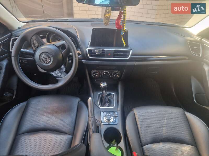 Хэтчбек Mazda 3 2014 в Днепре
