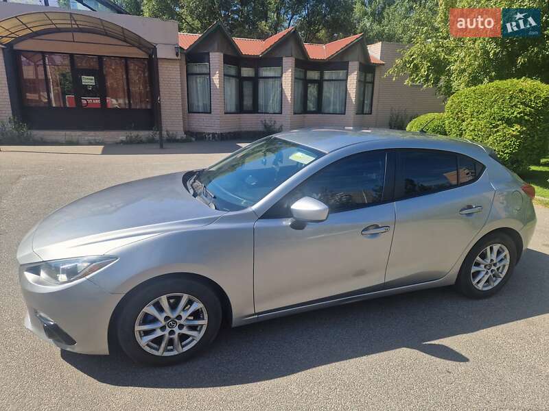 Хэтчбек Mazda 3 2014 в Днепре