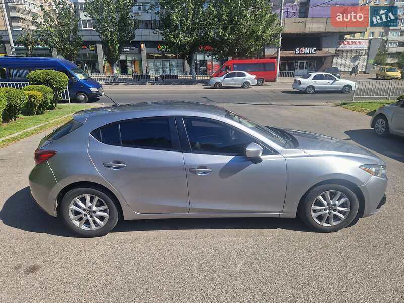 Хэтчбек Mazda 3 2014 в Днепре