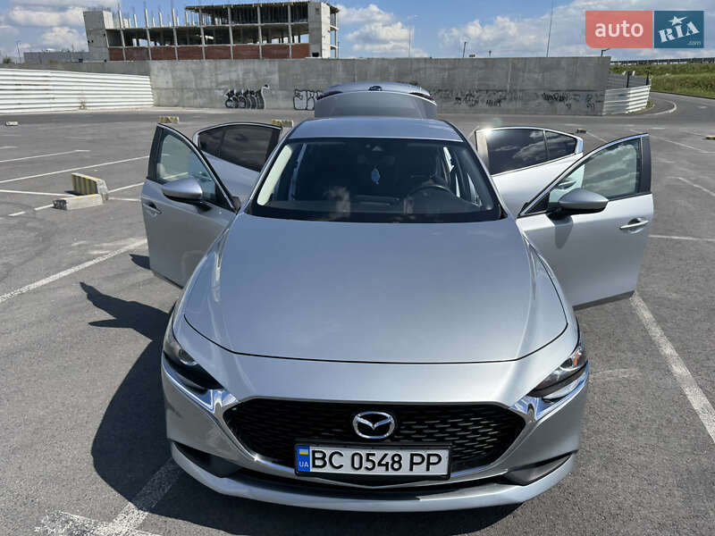 Седан Mazda 3 2019 в Львове