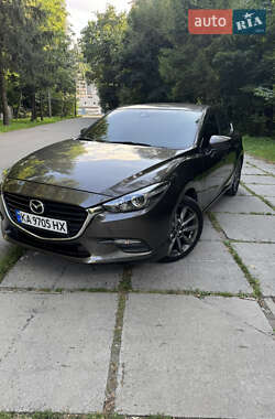 Седан Mazda 3 2017 в Киеве